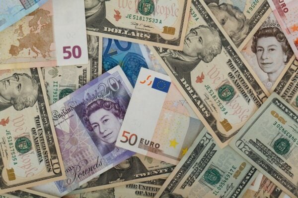deGRANDSON Global accepts Multiple Currency Payments